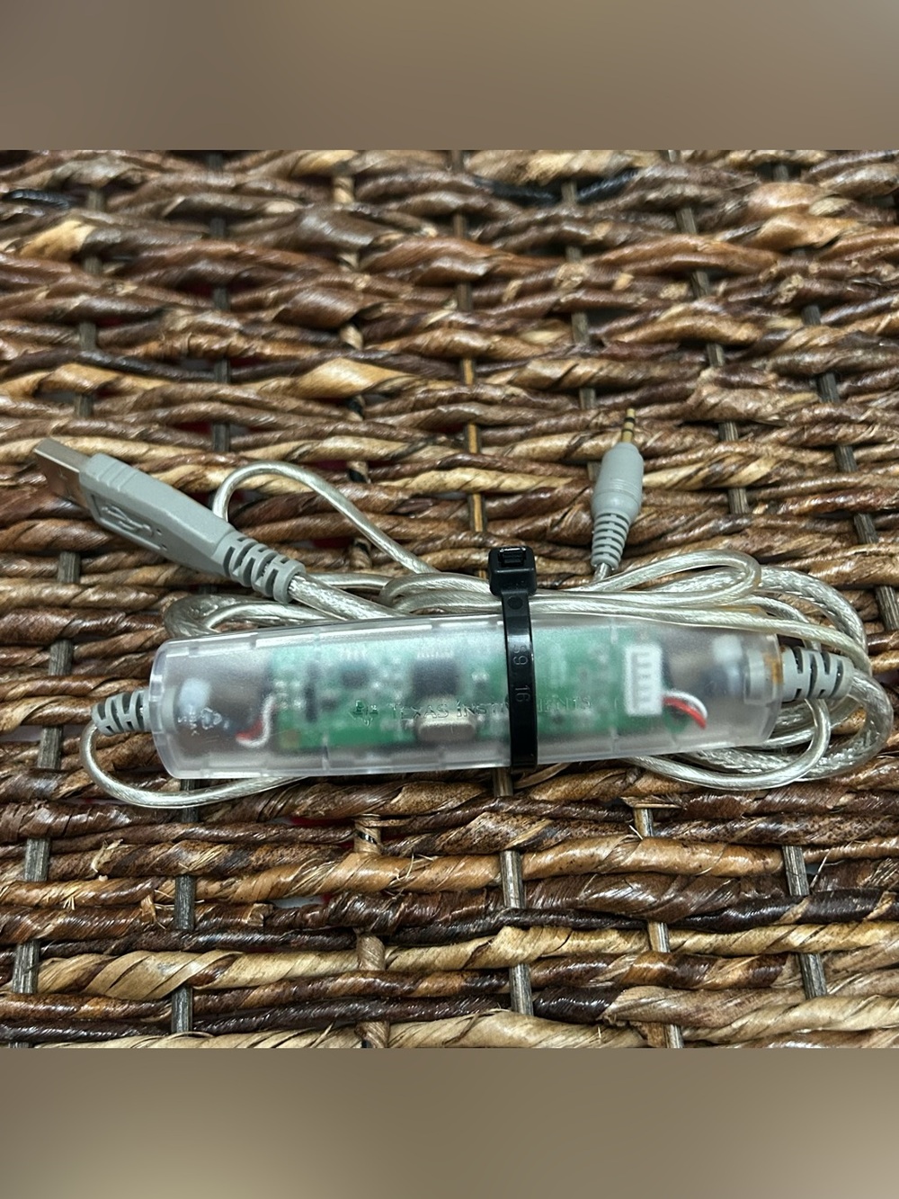 Texas Instruments TI-GRAPH LINK USB-A to 2.5 mm Jack Cable